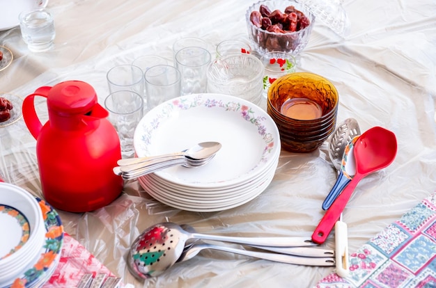 Zestaw talerzy i naczyń